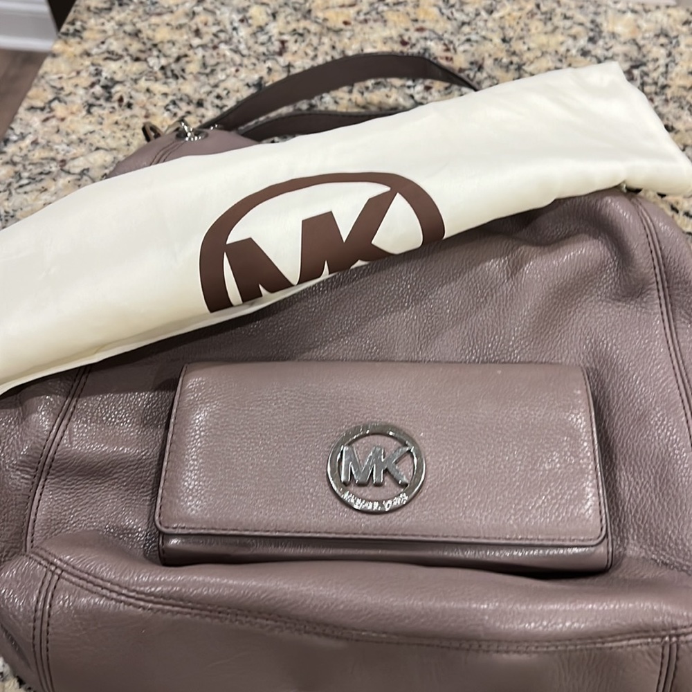 Used Michael Kors leather set - Picture 8 of 16
